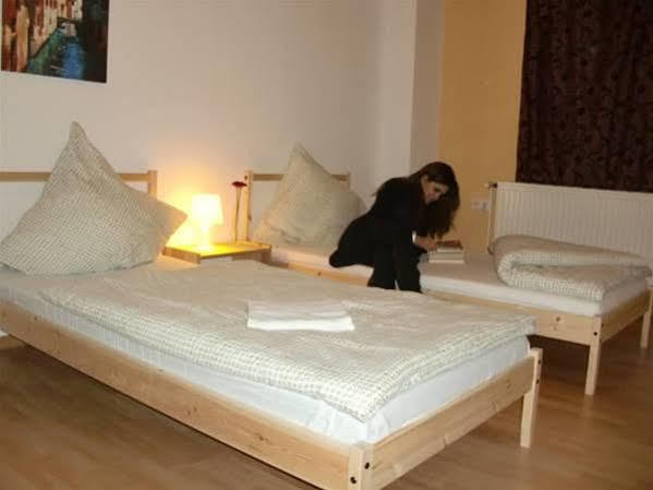 Shiva'S Citysleep Keulen Buitenkant foto